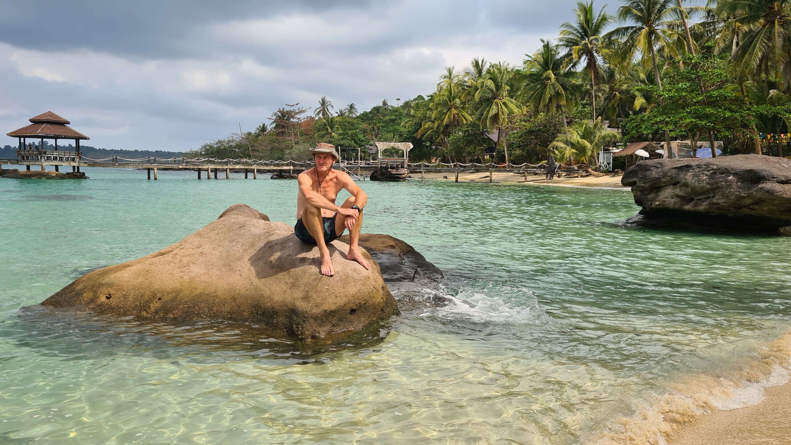 ao noi beach